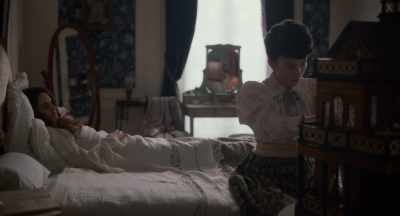 - Act like her husband.
- Yes, like her husband... - Curiosa