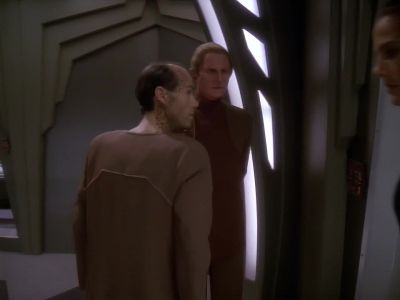 Activate the force field. - Star Trek: Deep Space Nine