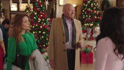 Actually, I have a little
surprise for you, Dad. - Christmas 9 to 5
