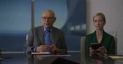 Actually, Richard,
you're crowning. - The Kominsky Method