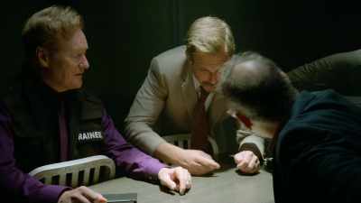 - Actually, that was pretty cool.
- Let me just clean up the jaw. - Murderville
