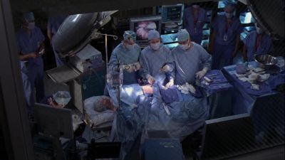 (Addison)
THE HERNIA IS CAUSING - Grey's Anatomy