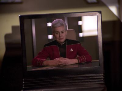 - Admiral, what can I do for you?
- Hello, Captain. - Star Trek: The Next Generation