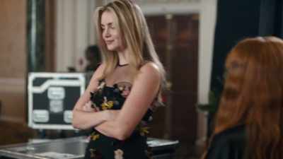 - Adorable.
- Okay, you're done! - Geek Girl