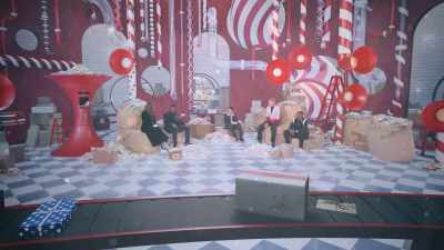 Adoro que a Eva tenha falado
do poder de cantarem em conjunto. - Pentatonix: Around the World for the Holidays
