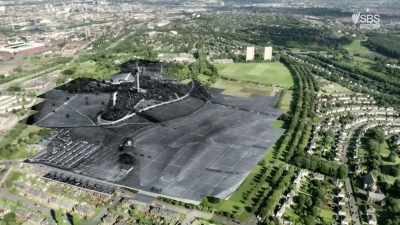 Aerial photographers captured
the Park's dramatic transformation. - Scotland from the Sky