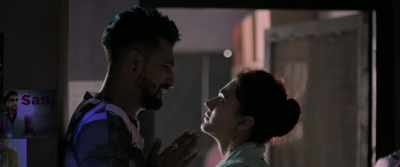 [aeroplane whizzing] - Manmarziyaan