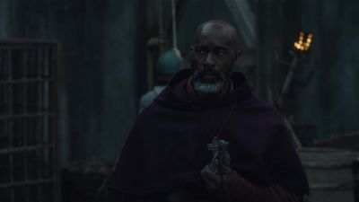 [Aethelhelm] Now come,
tonight we celebrate your arrival. - The Last Kingdom