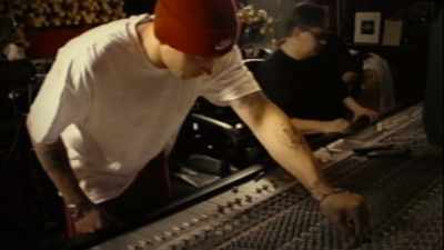 [Afeni] As long as you keep
Tupac's vision, his music, - Dear Mama