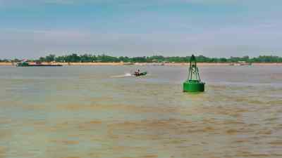 After a few miles,
I turned off the Mekong - The Grand Tour