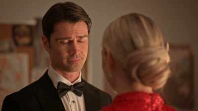 After we arrive at the museum,
we will wait for Patty's - The Christmas Charade