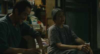 After I got rained on one year,
I stopped going. - Shoplifters