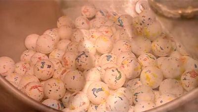 AFTER LETTING THE CANDIES DRY
FOR 24 HOURS, - How It's Made