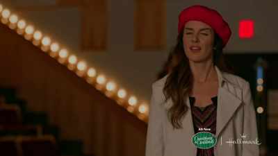 After singing together again, - When I Think of Christmas