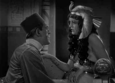 After three shots that conciseIy
summarise the museum break-in... - The Mummy