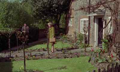 - Afternoon, Miss.
- Good afternoon. - The Witches