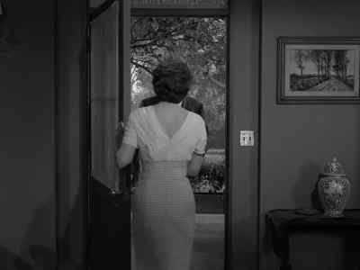Afternoon, Mrs. Walker. - The Twilight Zone