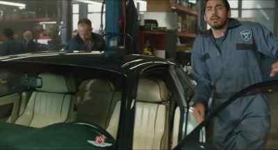 - Afternoon, Officers.
- You Dennis Swift? - The Art of Racing in the Rain