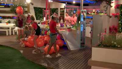 # Agadoo‐doo‐doo - Love Island