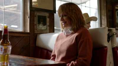 Again, regrettable, hank,
but to change the subject, - Reba McEntire's The Hammer