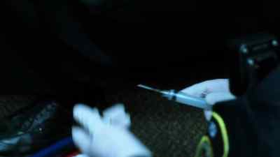 AGENT:
He's losing blood. - Nikita