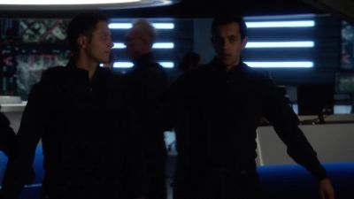 Agent McGill.
I have an assignment for you. - Supergirl