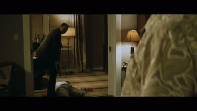 Agent Robert Lynn Trench. - 2 Guns