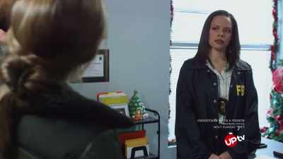 Agent Robertson,
what is the FBI doing - Christmas Catch