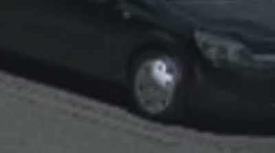 Agents discovered that
a black Saturn Astra registered - Finding Yingying