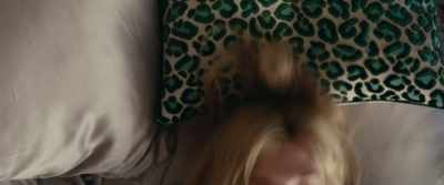 AGNIESKA: As what?
A house cleaner? - Widows