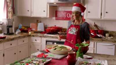 Agreed.
[laughs] - Christmas in Louisiana