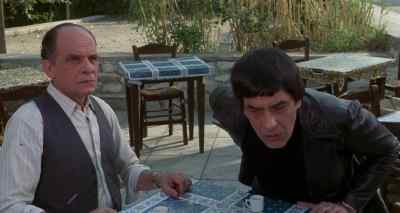 Ah, ah, ah, don't
get up gentlemen. - For the Love of Benji