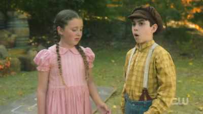 - Ah, ah!
- [gasps] - A Waltons Thanksgiving