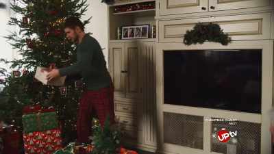Ah, all right. Well
moving on here. - A Very Country Christmas Homecoming