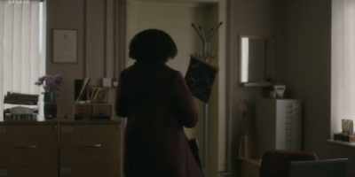 Ah, Beth, I'm running late.
I got a million calls to make. - The Pact