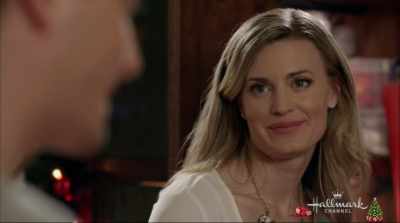 Ah. [CHUCKLES] - Christmas in Love