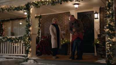 Ah, come here sport.
[laughing] Ooh. - Our Christmas Mural