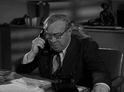 Ah, get me the city desk. - Bride of the Monster