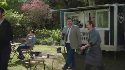 Ah, your girlfriend. - The Brokenwood Mysteries