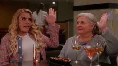 - Ah!
- Good, we agree. - Girls5eva