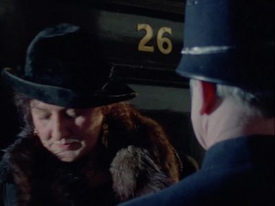 Ah, good evening, Officer. Go in. - Agatha Christie's Poirot