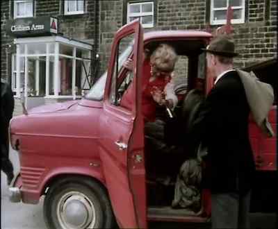 Ah, good evening, Tina. Allow me. - Last of the Summer Wine