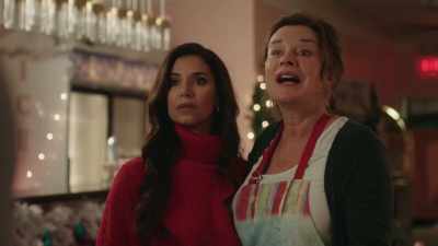 Ah, so he is nobody's boyfriend? - An Ice Wine Christmas