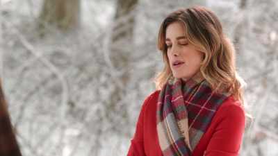 ‐Ah.
‐I heard you're one - Christmas Love Letter