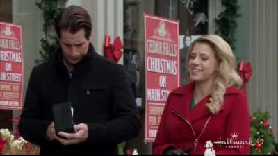 Ah. I used to have
a camera just like that. - Entertaining Christmas