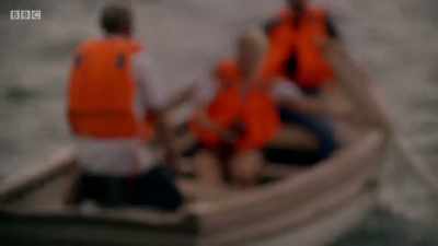 Ah! It floats! - Last Woman on Earth with Sara Pascoe