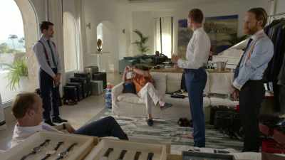 Ah, Jed, darling.
Come and see our boy. - The Night Manager
