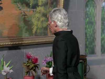 - Ah, let's see, dear Sam,
the tour is progressing well. - Joe 90