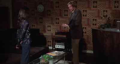 - Ah, look, miss, uh...
- Gwen. - Massage Parlor Murders!