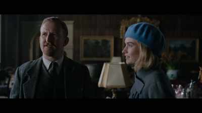 - Ah, no, no. He exaggerates.
- Ignore him. - Rebecca
